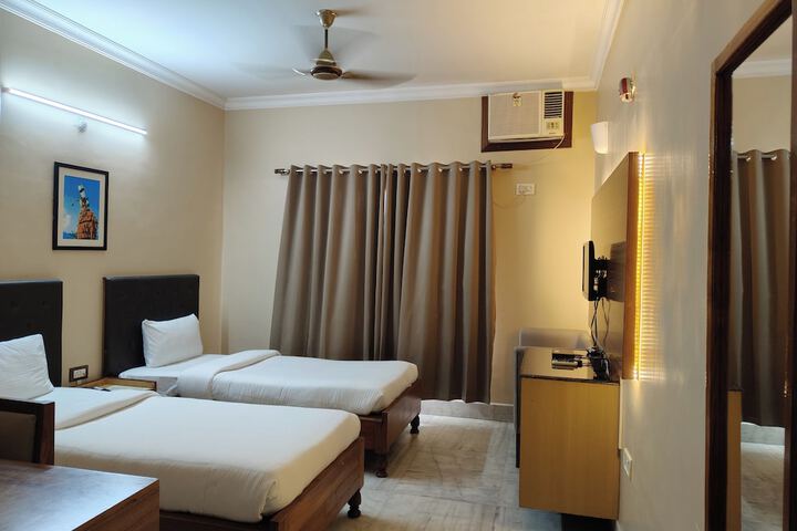 Room 4 of 23
