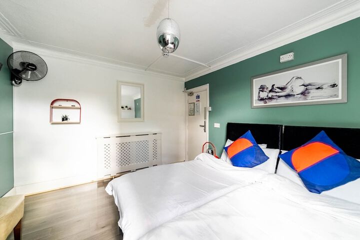 Room 16 of 75