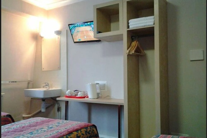 Room 22 of 40