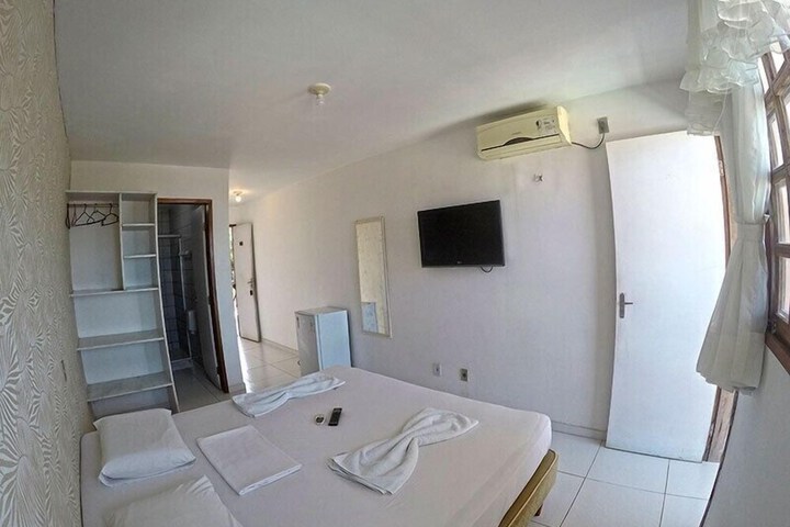 Room 5 of 40