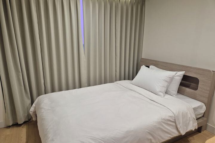 Room 8 of 31