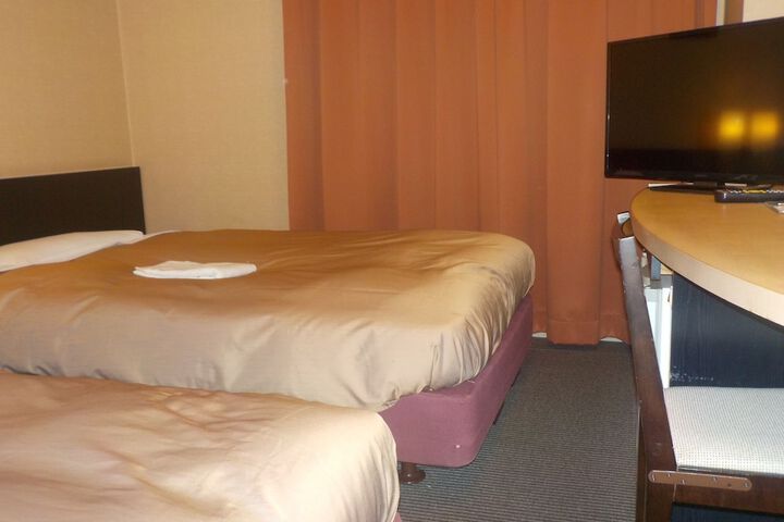 Room 11 of 38