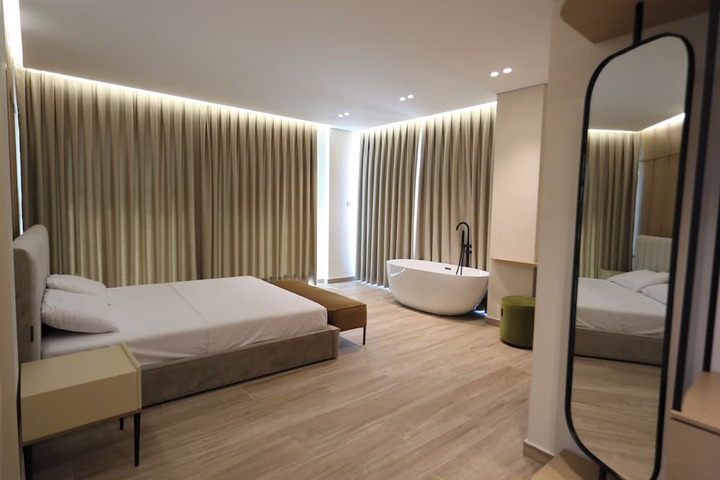 Room 3 of 70