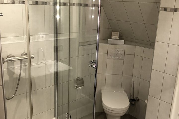 Room 18 of 67