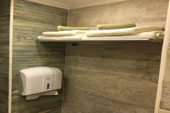Room 42 of 58