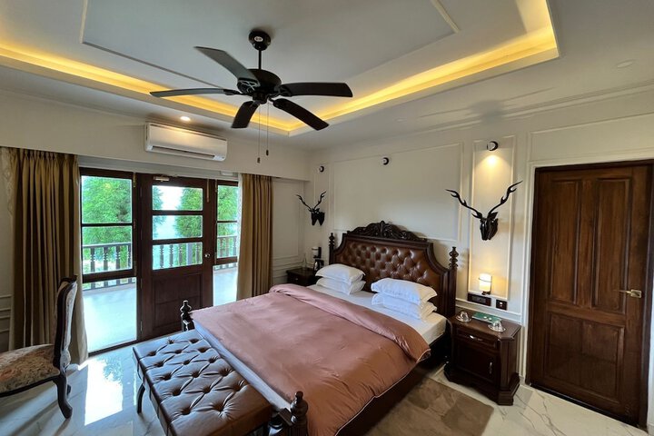 Room 17 of 40