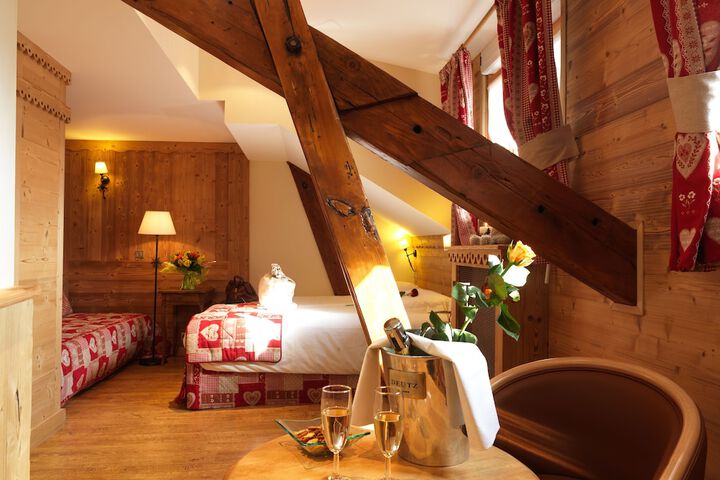 Room 4 of 33