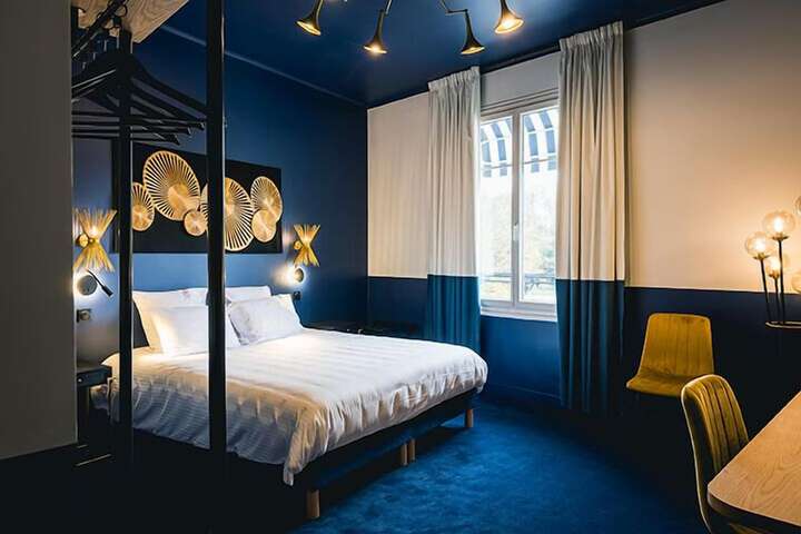 Room 16 of 32