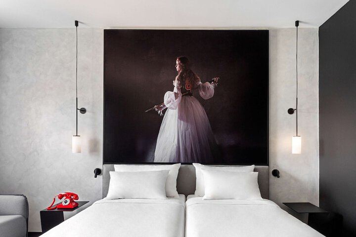 Room 21 of 103