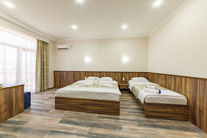 Room 5 of 32