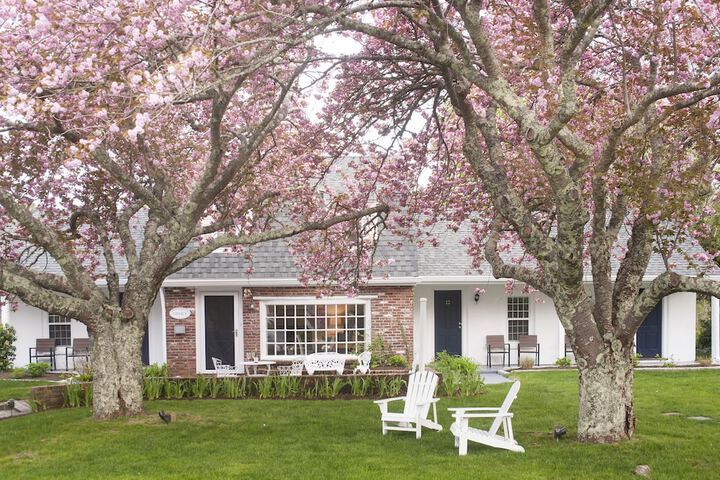 Chatham Seafarer Inn