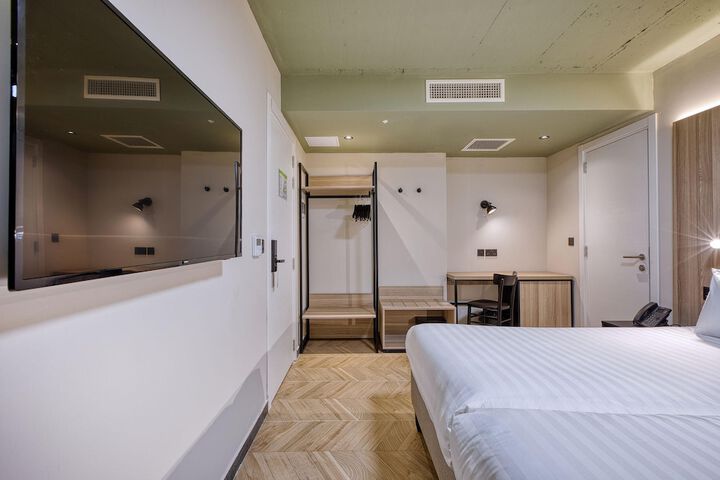 Room 4 of 59