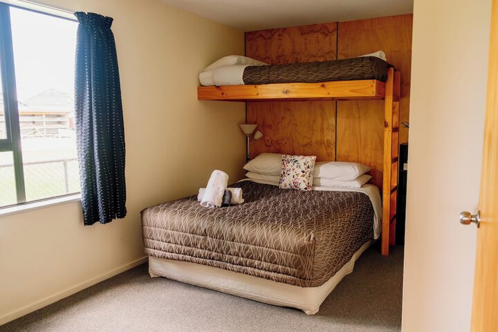 Room 7 of 27