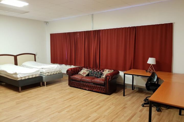 Room 10 of 37