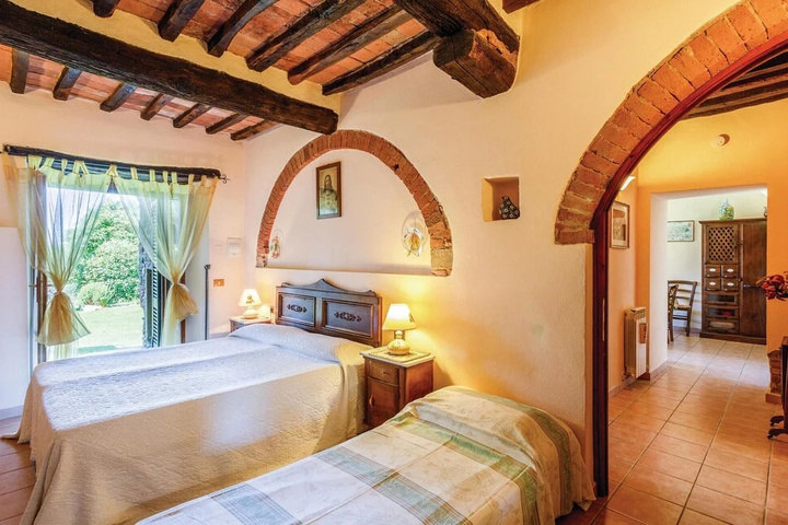 Room 4 of 29