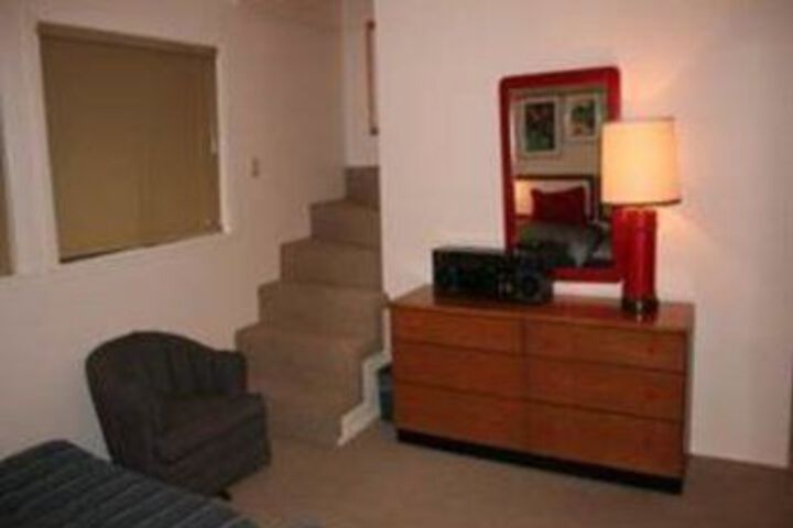 Room 10 of 26