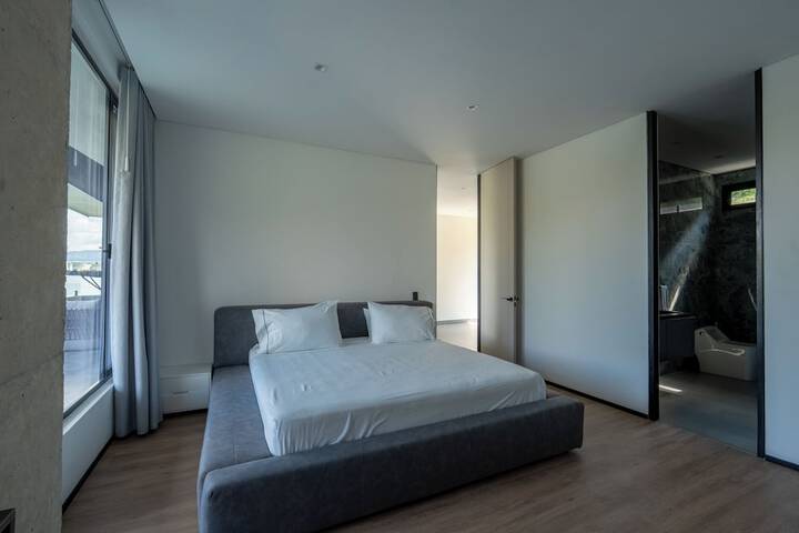 Room 43 of 159