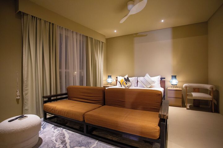 Room 25 of 208