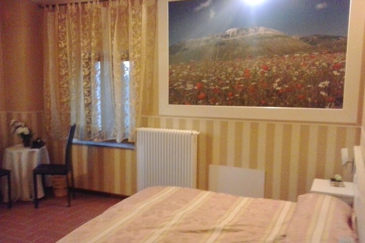 Room 4 of 4