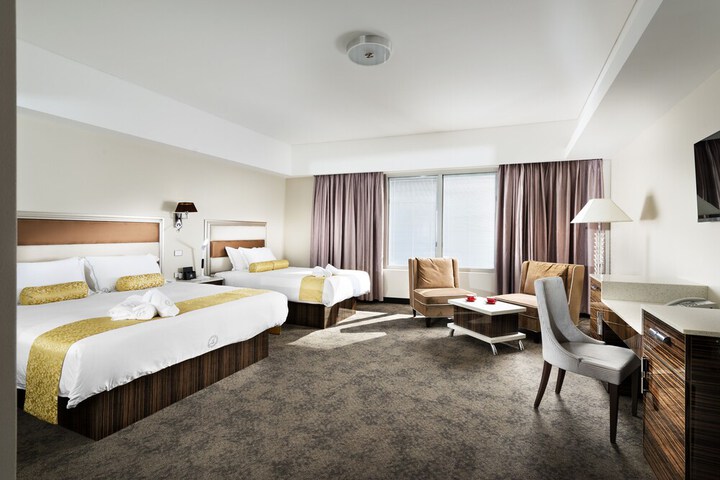 Room 9 of 48