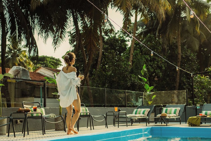 Pool 76 of 109
