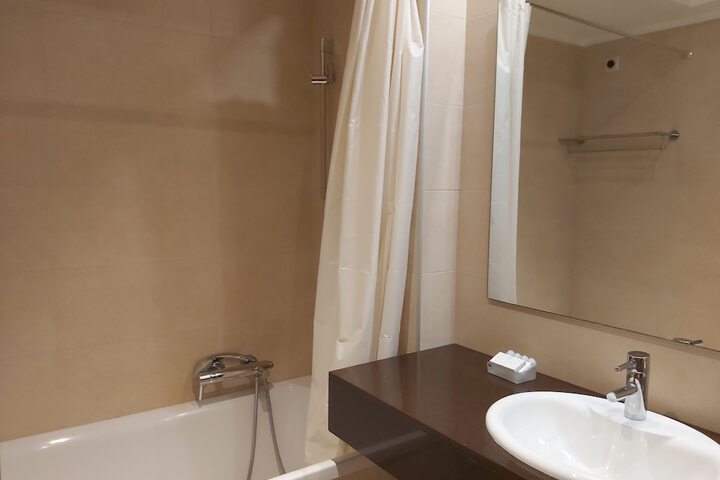 Room 10 of 47