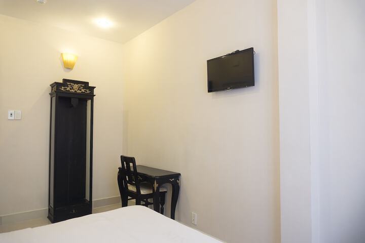 Room 19 of 48