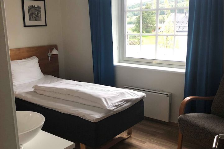 Room 35 of 73