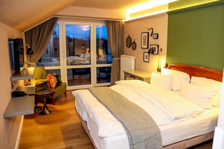 Room 43 of 103