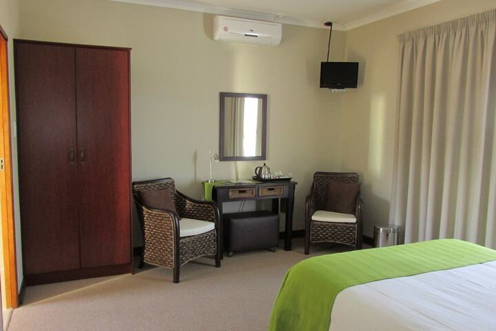 Room 6 of 56
