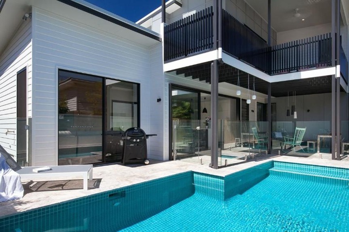 Pool 13 of 19