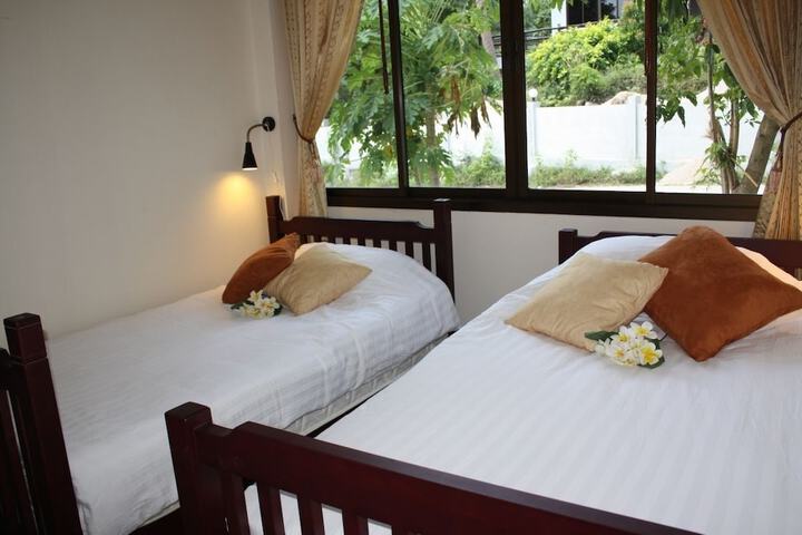 Room 2 of 16