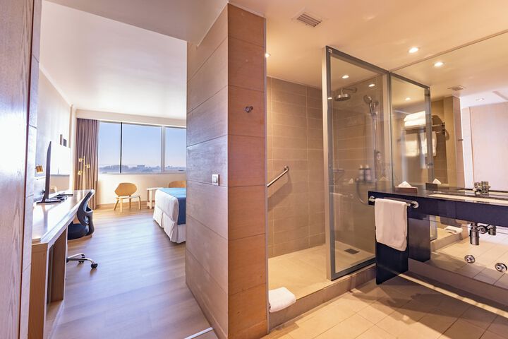 Room 20 of 35