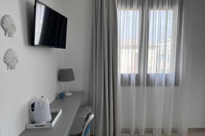 Room 28 of 62