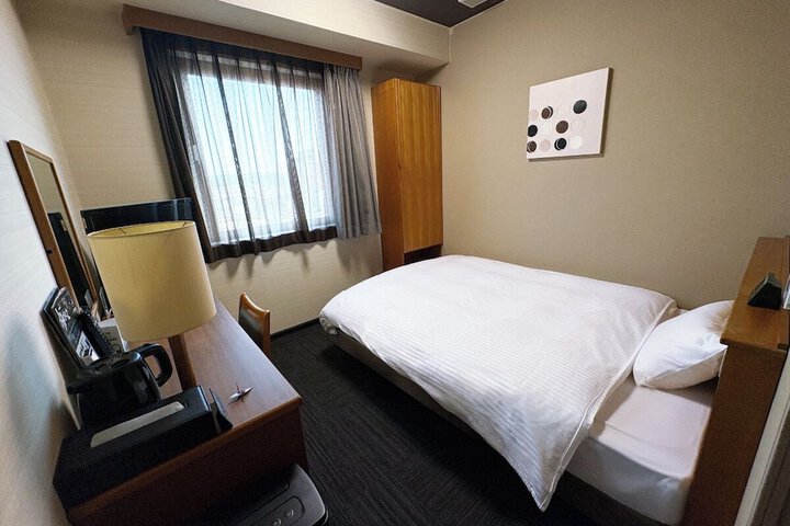 Room 4 of 26