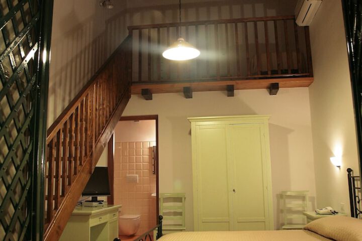 Room 7 of 36