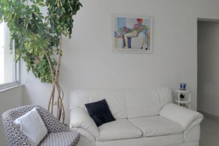 Room 16 of 19
