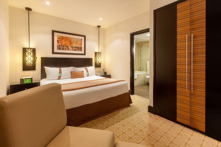 Room 52 of 211