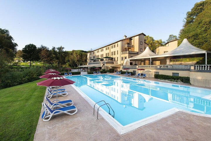 Pool Hotel
