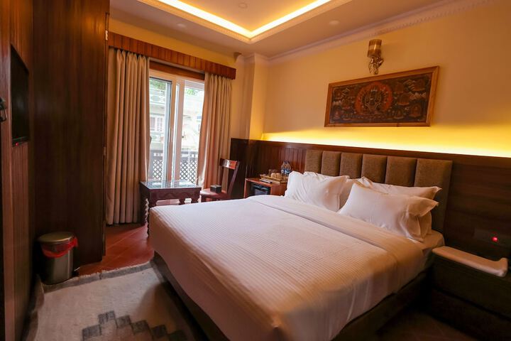 Room 3 of 27