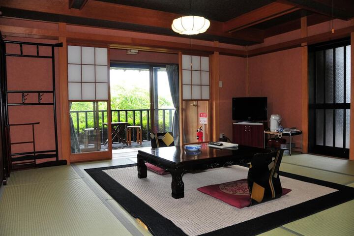 Room 8 of 60