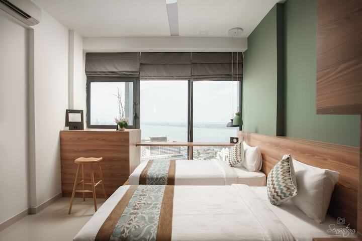 Room 15 of 115