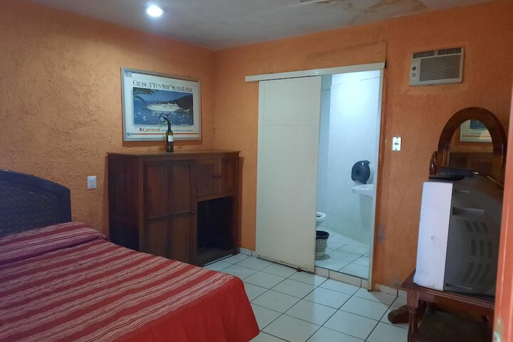 Room 27 of 54