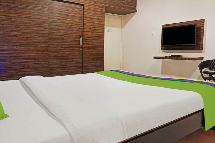 Room 15 of 42