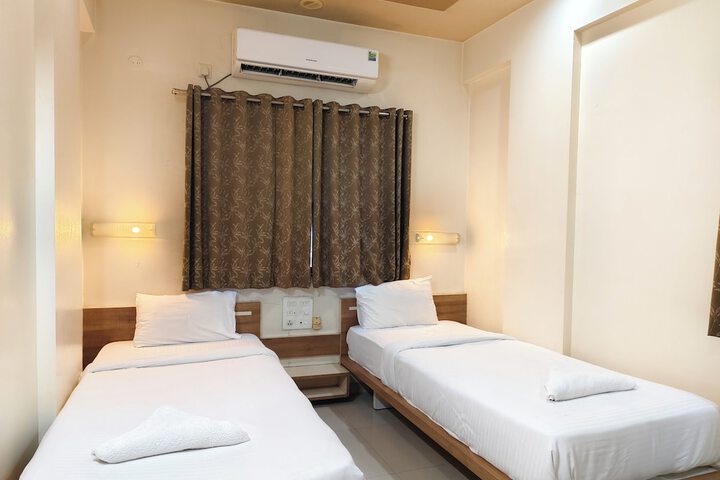 Room 8 of 22