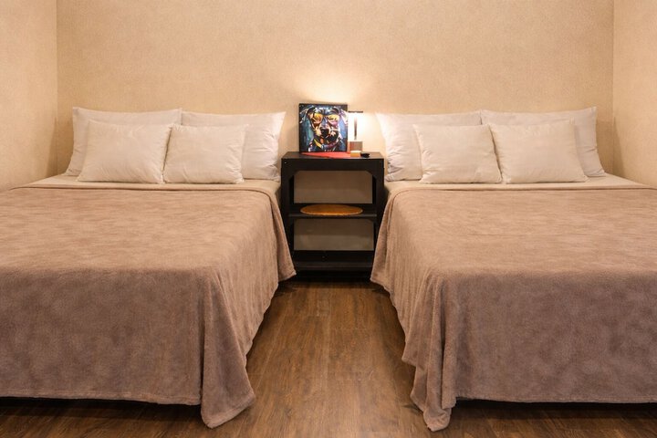 Room 2 of 8