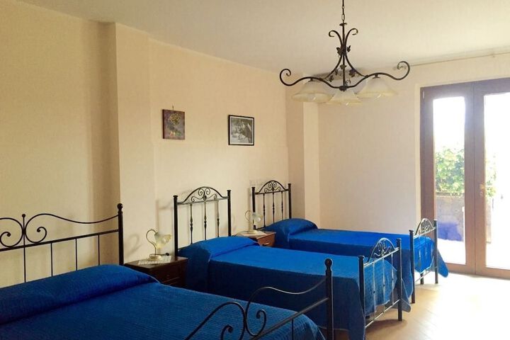 Room 14 of 240