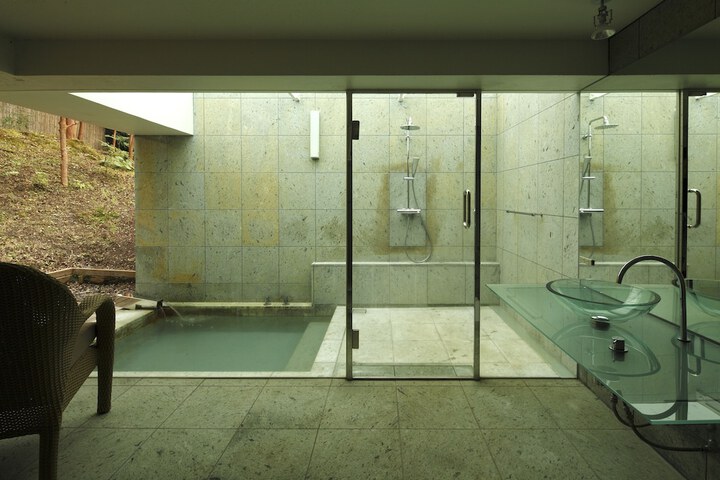 Room 10 of 72