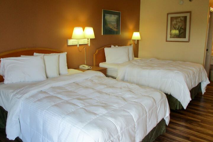 2 Queen Beds (4 of 7)