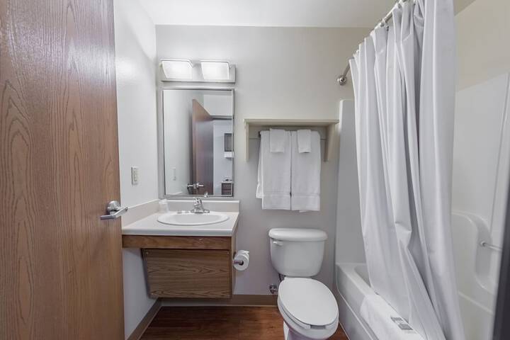 Studio Double Bed Accessible (17 of 23)